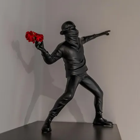 Апартаменти Mos Luxury Suits 